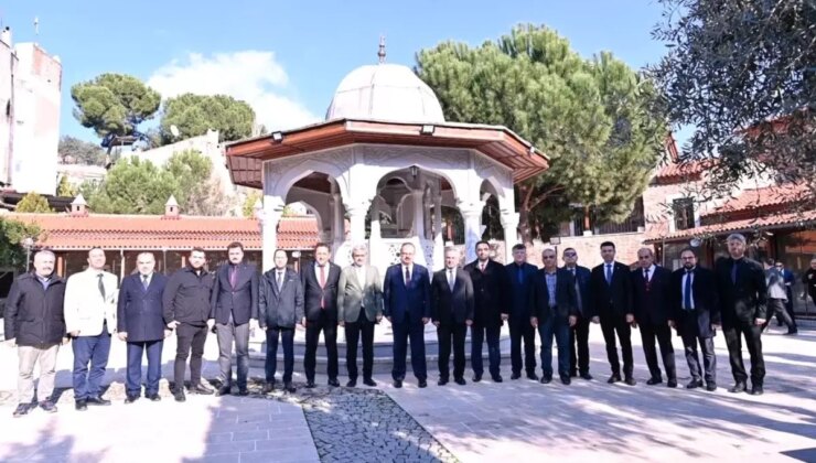 Restorasyonu Tamamlanan Nasuhpaşa Külliye Camii Cuma Namazında Açıldı